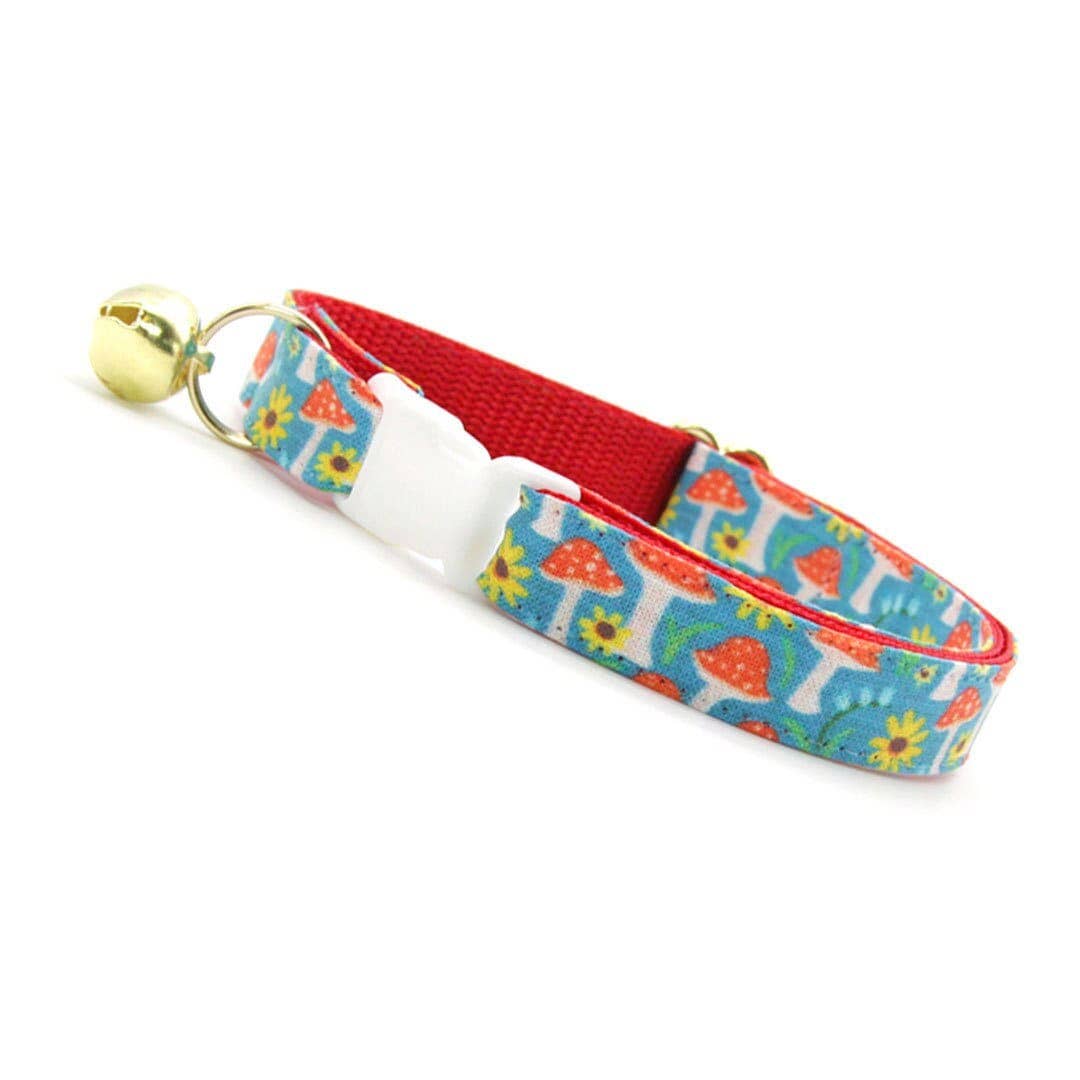 Made By Cleo - "Magic Mushrooms" - Toadstool Cat Collar (Adult 8-13)